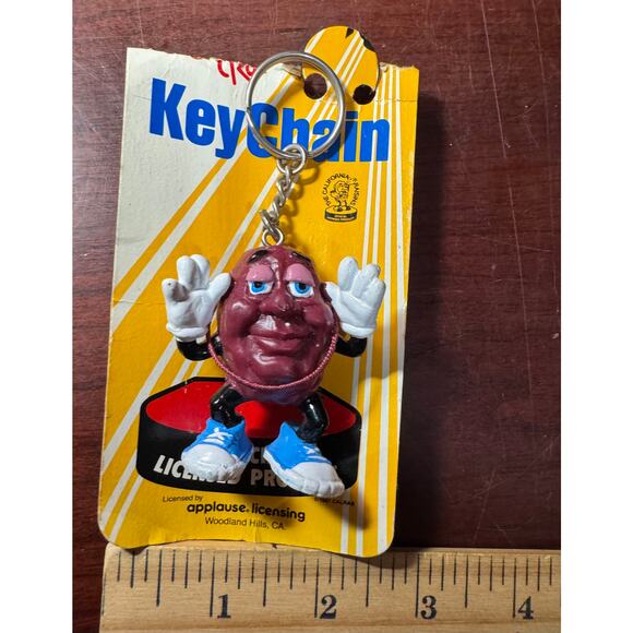 Vintage 1987 Keychain Keyring Charm Novelty California Raisins Justin Blue - Picture 6 of 6